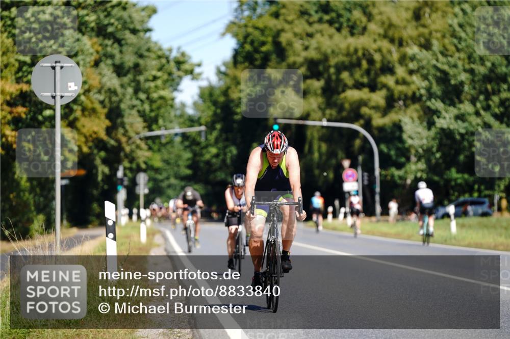 07.09.2025 - 19. Norderstedt Triathlon Michael Burmester http://msf.ph/oto/8833840 07.09.2025 12:08:57 Radfahren 703, 725 meine-sportfotos.de