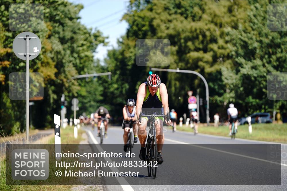 07.09.2025 - 19. Norderstedt Triathlon Michael Burmester http://msf.ph/oto/8833842 07.09.2025 12:08:58 Radfahren 725 meine-sportfotos.de