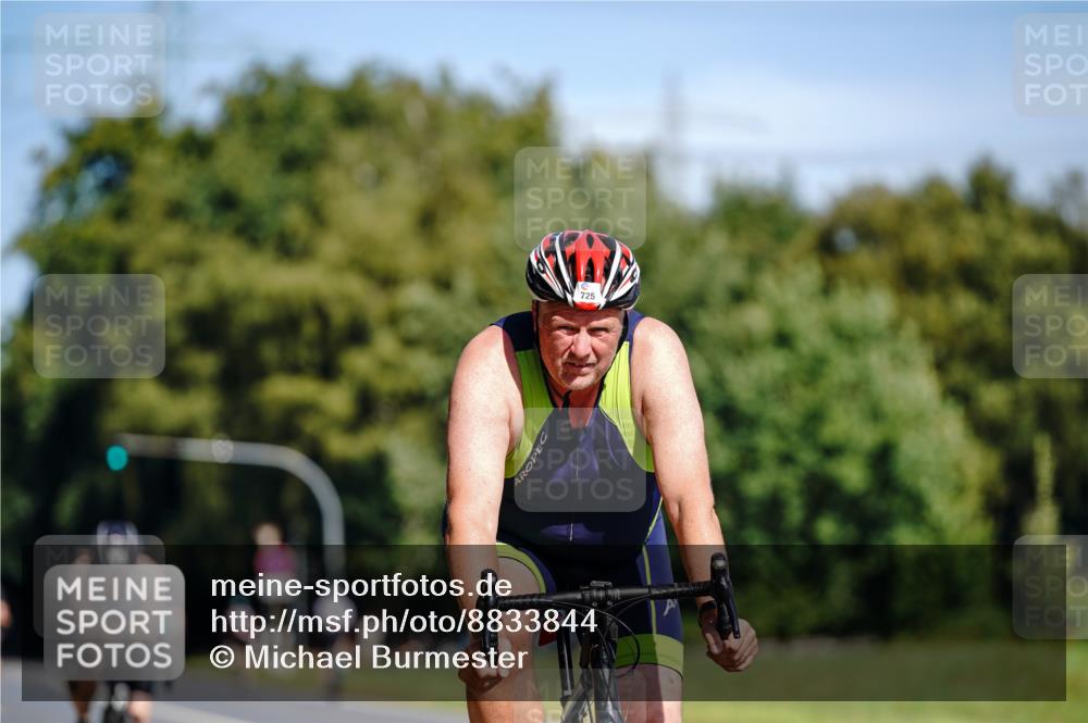 07.09.2025 - 19. Norderstedt Triathlon Michael Burmester http://msf.ph/oto/8833844 07.09.2025 12:08:59 Radfahren 725, 779 meine-sportfotos.de