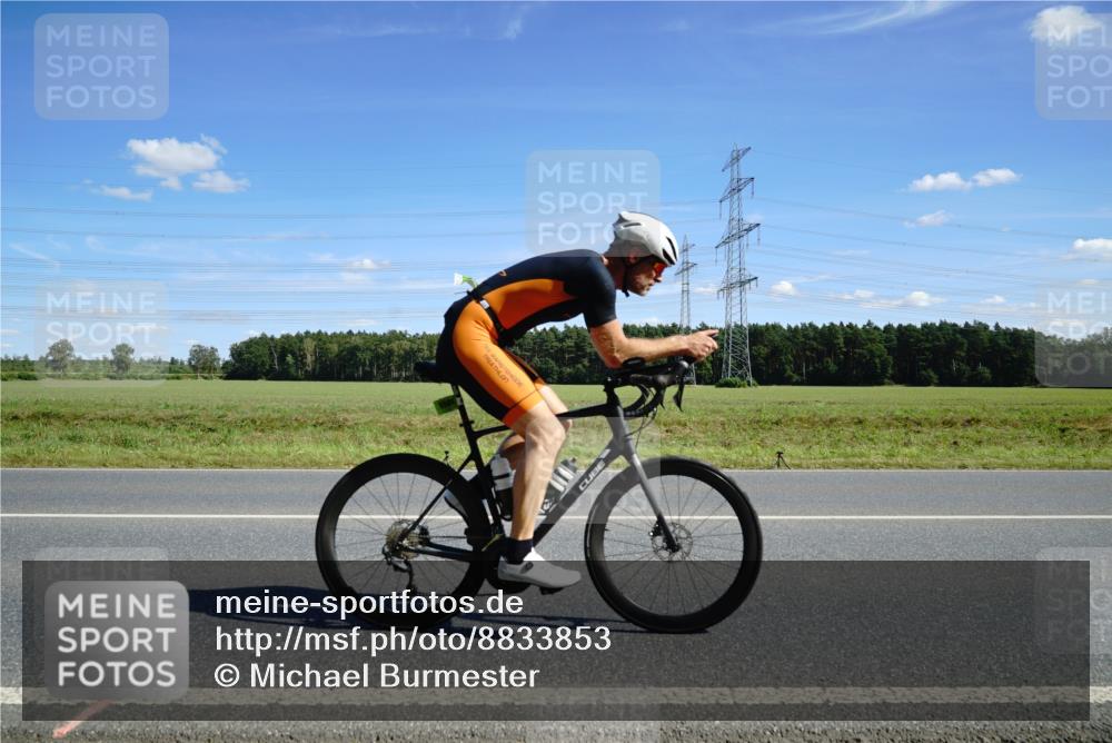 07.09.2025 - 19. Norderstedt Triathlon Michael Burmester http://msf.ph/oto/8833853 07.09.2025 13:55:54 Radfahren 1000 meine-sportfotos.de