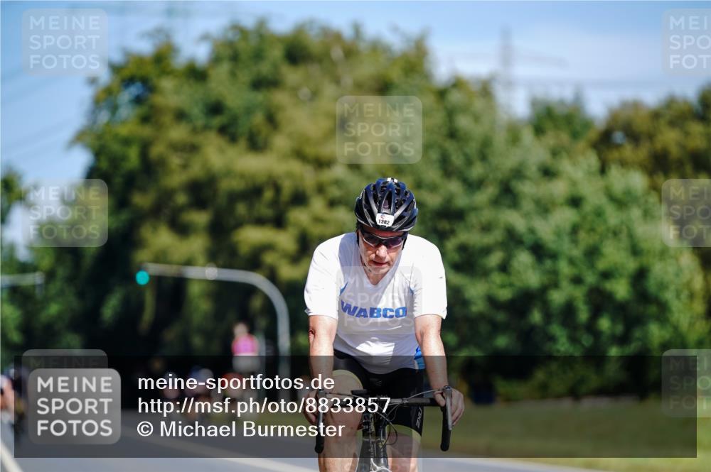 07.09.2025 - 19. Norderstedt Triathlon Michael Burmester http://msf.ph/oto/8833857 07.09.2025 12:09:15 Radfahren 1282 meine-sportfotos.de