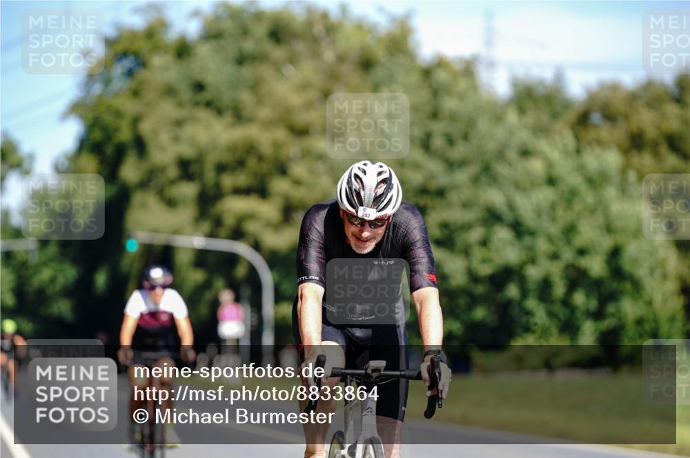 07.09.2025 - 19. Norderstedt Triathlon Michael Burmester http://msf.ph/oto/8833864 07.09.2025 12:09:29 Radfahren 202, 1358 meine-sportfotos.de
