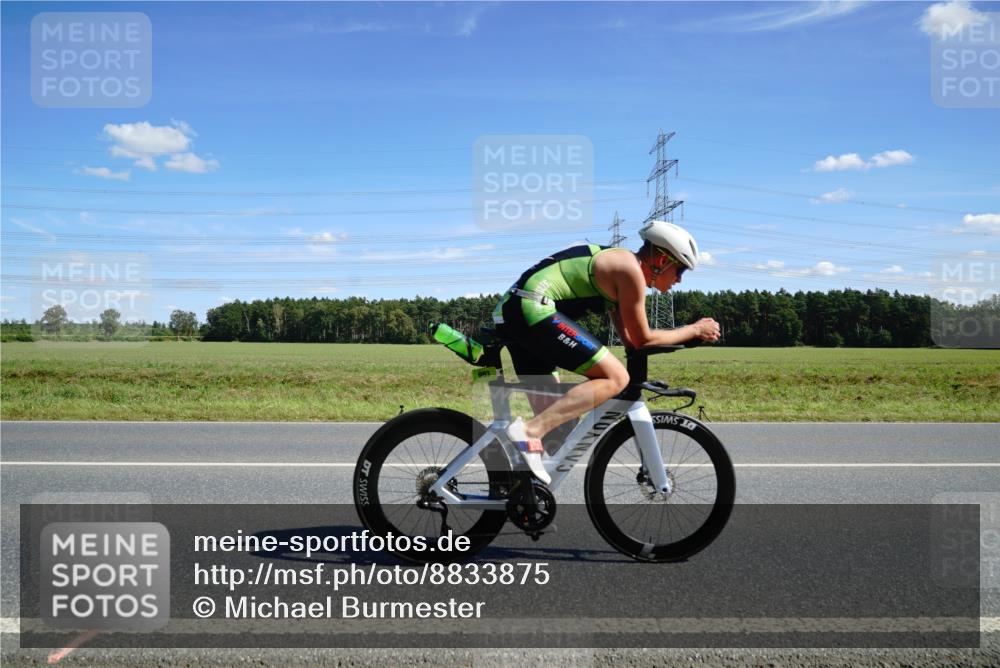 07.09.2025 - 19. Norderstedt Triathlon Michael Burmester http://msf.ph/oto/8833875 07.09.2025 13:56:03 Radfahren 993 meine-sportfotos.de