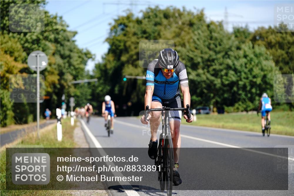 07.09.2025 - 19. Norderstedt Triathlon Michael Burmester http://msf.ph/oto/8833891 07.09.2025 12:10:01 Radfahren 699, 730, 792, 1378 meine-sportfotos.de