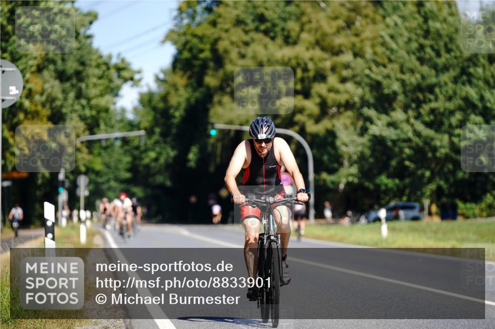 07.09.2025 - 19. Norderstedt Triathlon Michael Burmester http://msf.ph/oto/8833901 07.09.2025 12:10:11 Radfahren 802 meine-sportfotos.de