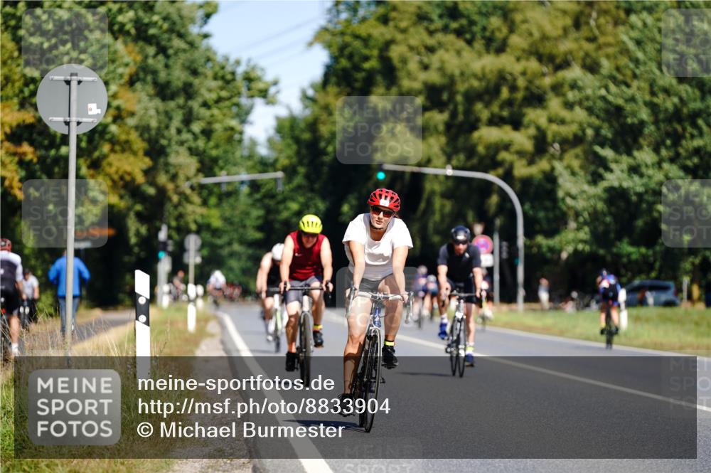 07.09.2025 - 19. Norderstedt Triathlon Michael Burmester http://msf.ph/oto/8833904 07.09.2025 12:10:21 Radfahren 150 meine-sportfotos.de