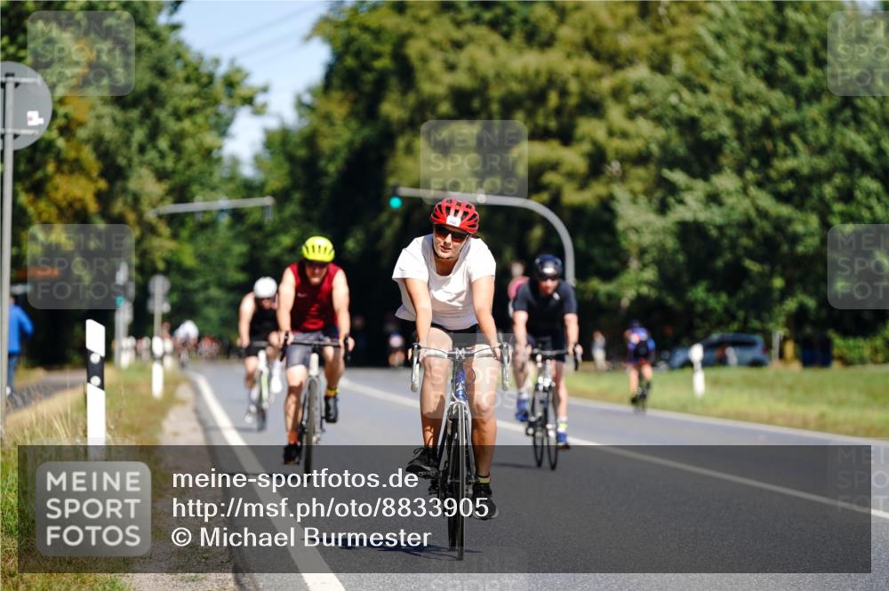 07.09.2025 - 19. Norderstedt Triathlon Michael Burmester http://msf.ph/oto/8833905 07.09.2025 12:10:22 Radfahren 150 meine-sportfotos.de
