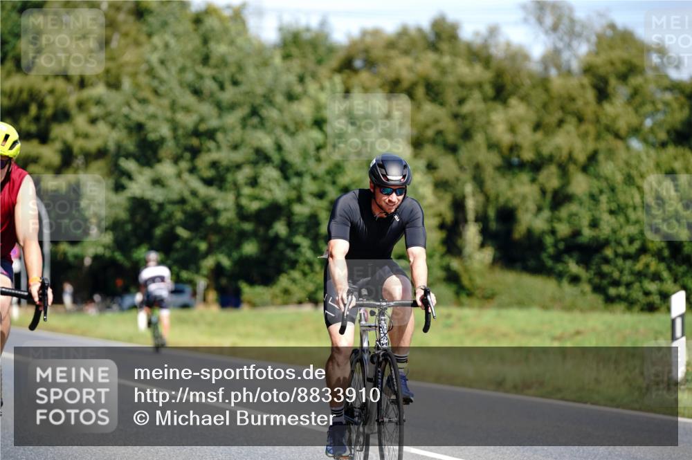 07.09.2025 - 19. Norderstedt Triathlon Michael Burmester http://msf.ph/oto/8833910 07.09.2025 12:10:24 Radfahren 150, 823, 1296, 1359 meine-sportfotos.de
