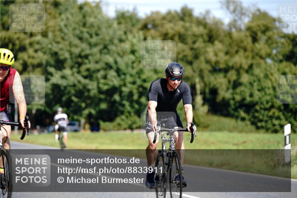 07.09.2025 - 19. Norderstedt Triathlon Michael Burmester http://msf.ph/oto/8833911 07.09.2025 12:10:25 Radfahren 150, 823, 1296, 1359 meine-sportfotos.de