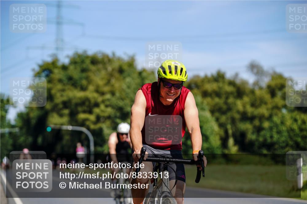 07.09.2025 - 19. Norderstedt Triathlon Michael Burmester http://msf.ph/oto/8833913 07.09.2025 12:10:26 Radfahren 150, 823, 1296, 1359 meine-sportfotos.de