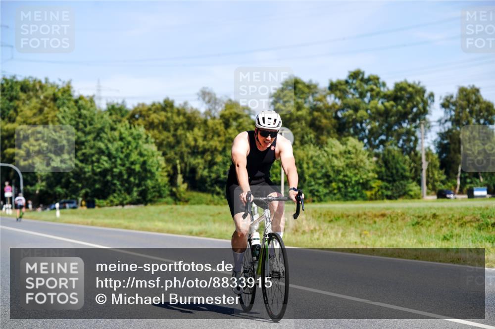 07.09.2025 - 19. Norderstedt Triathlon Michael Burmester http://msf.ph/oto/8833915 07.09.2025 12:10:27 Radfahren 150, 823, 1296, 1359 meine-sportfotos.de
