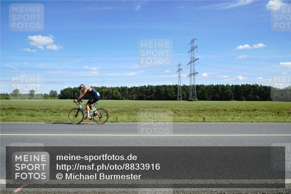 07.09.2025 - 19. Norderstedt Triathlon Michael Burmester http://msf.ph/oto/8833916 07.09.2025 13:56:10 Radfahren 374 meine-sportfotos.de