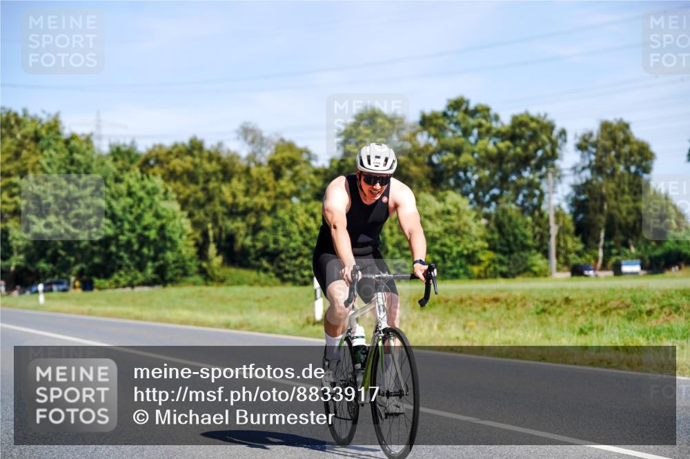 07.09.2025 - 19. Norderstedt Triathlon Michael Burmester http://msf.ph/oto/8833917 07.09.2025 12:10:27 Radfahren 150, 823, 1296, 1359 meine-sportfotos.de