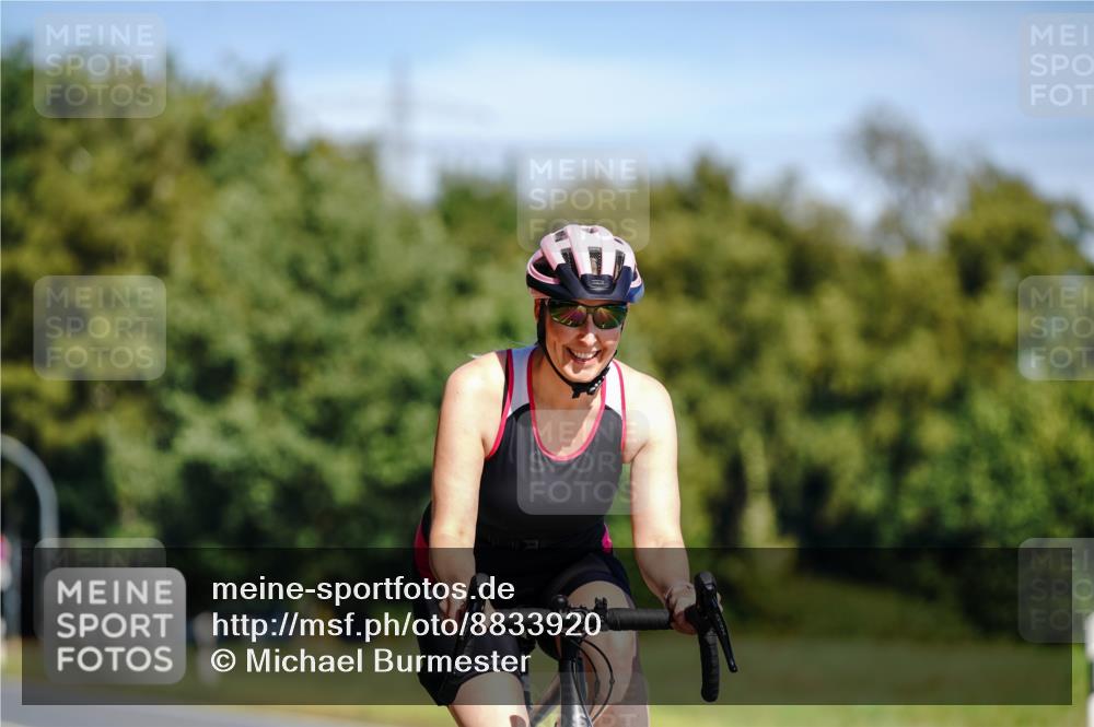 07.09.2025 - 19. Norderstedt Triathlon Michael Burmester http://msf.ph/oto/8833920 07.09.2025 12:10:33 Radfahren 290 meine-sportfotos.de