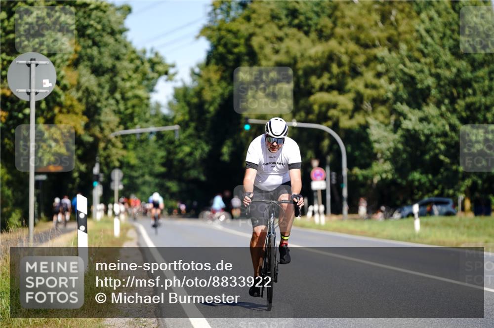 07.09.2025 - 19. Norderstedt Triathlon Michael Burmester http://msf.ph/oto/8833922 07.09.2025 12:10:39 Radfahren 827 meine-sportfotos.de