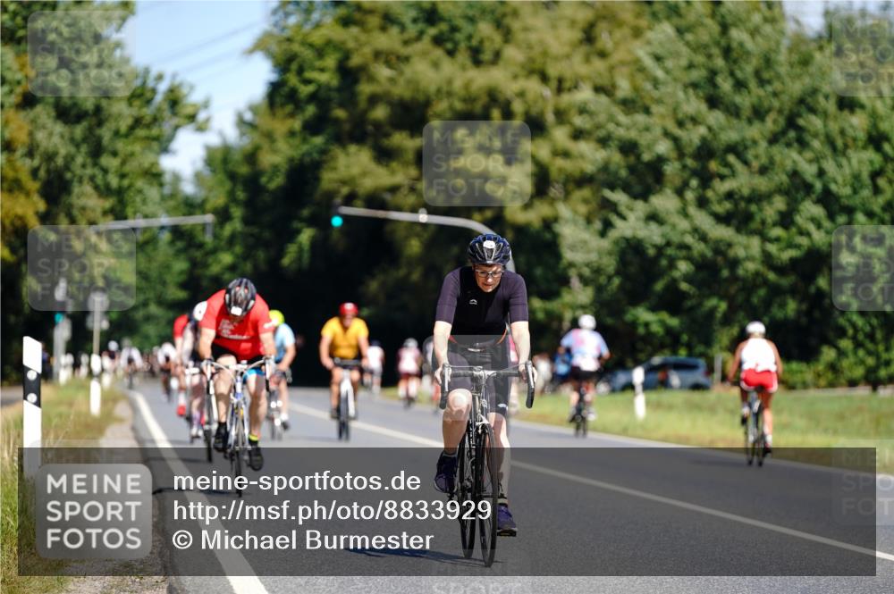 07.09.2025 - 19. Norderstedt Triathlon Michael Burmester http://msf.ph/oto/8833929 07.09.2025 12:11:01 Radfahren 1349 meine-sportfotos.de