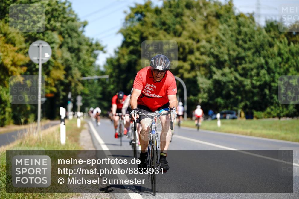 07.09.2025 - 19. Norderstedt Triathlon Michael Burmester http://msf.ph/oto/8833931 07.09.2025 12:11:04 Radfahren 259, 830, 1349 meine-sportfotos.de