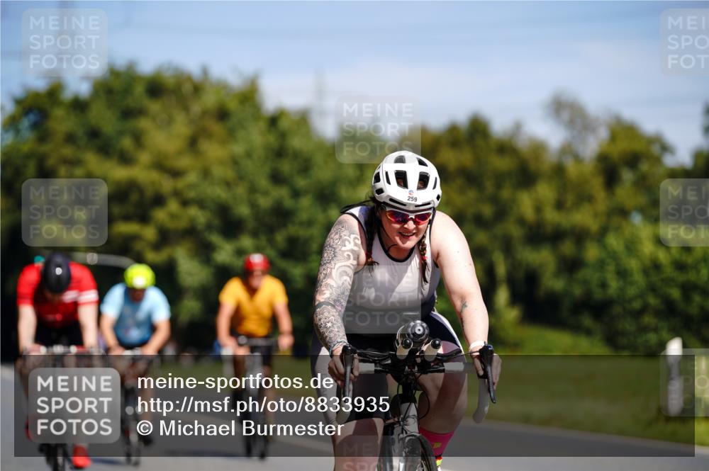07.09.2025 - 19. Norderstedt Triathlon Michael Burmester http://msf.ph/oto/8833935 07.09.2025 12:11:07 Radfahren 234, 259, 762, 830, 857, 1349 meine-sportfotos.de