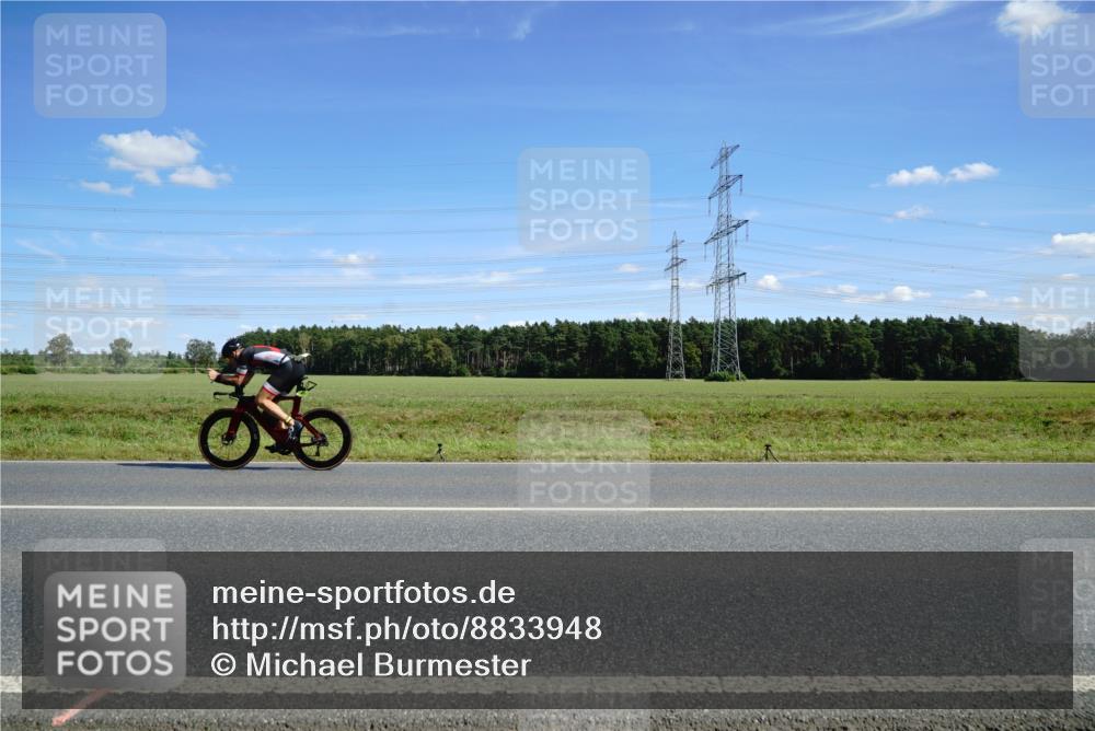 07.09.2025 - 19. Norderstedt Triathlon Michael Burmester http://msf.ph/oto/8833948 07.09.2025 13:56:14 Radfahren  meine-sportfotos.de