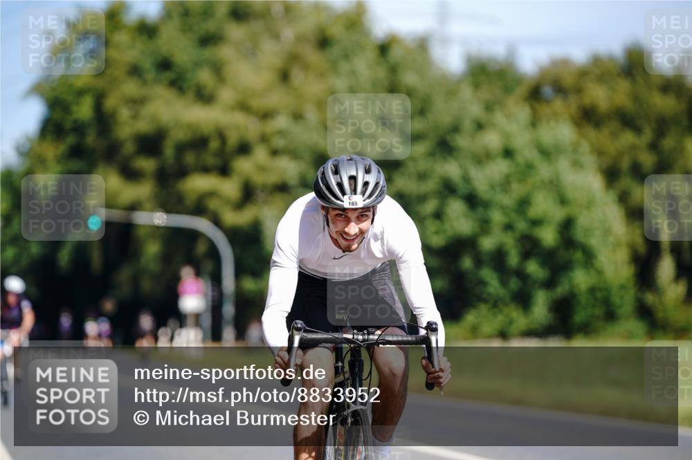 07.09.2025 - 19. Norderstedt Triathlon Michael Burmester http://msf.ph/oto/8833952 07.09.2025 12:11:20 Radfahren 165, 835 meine-sportfotos.de