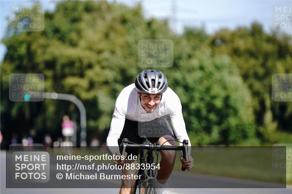 07.09.2025 - 19. Norderstedt Triathlon Michael Burmester http://msf.ph/oto/8833954 07.09.2025 12:11:21 Radfahren 165 meine-sportfotos.de