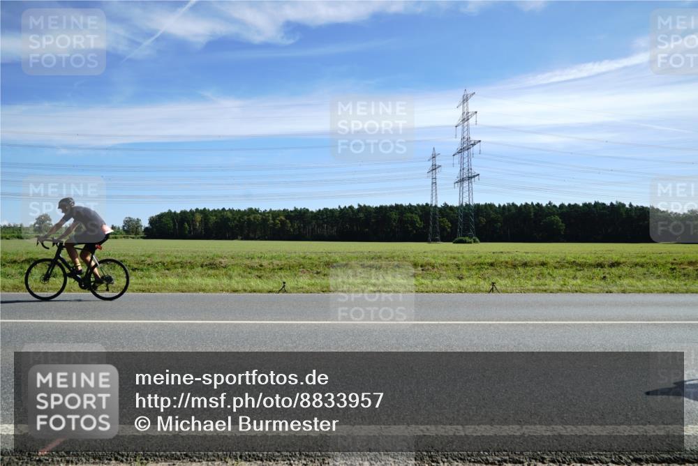 07.09.2025 - 19. Norderstedt Triathlon Michael Burmester http://msf.ph/oto/8833957 07.09.2025 11:55:05 Radfahren 807 meine-sportfotos.de