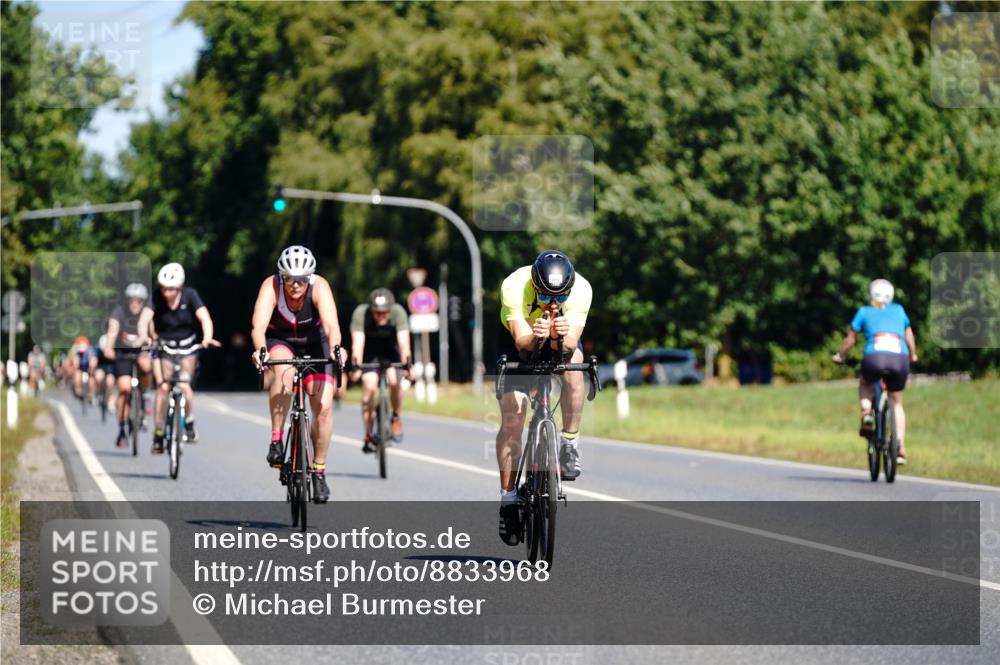 07.09.2025 - 19. Norderstedt Triathlon Michael Burmester http://msf.ph/oto/8833968 07.09.2025 12:11:48 Radfahren 1351 meine-sportfotos.de