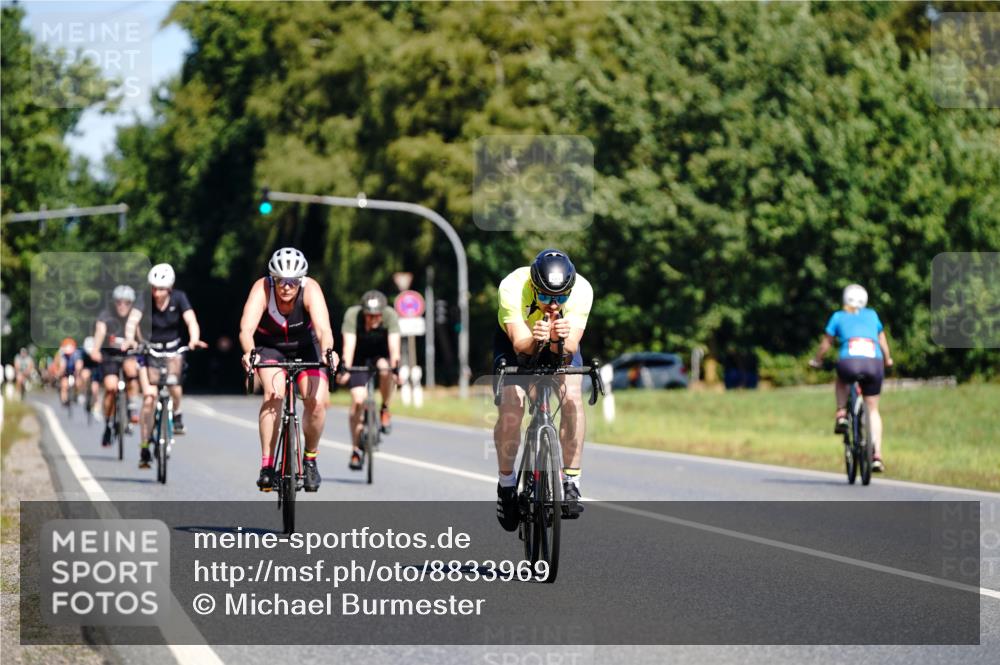 07.09.2025 - 19. Norderstedt Triathlon Michael Burmester http://msf.ph/oto/8833969 07.09.2025 12:11:48 Radfahren 1351 meine-sportfotos.de