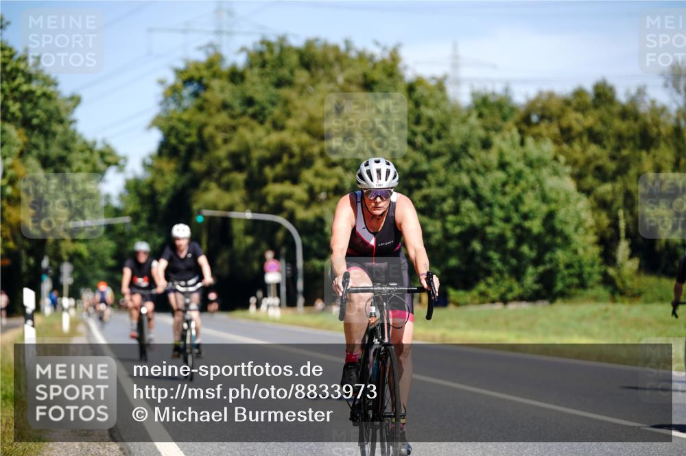 07.09.2025 - 19. Norderstedt Triathlon Michael Burmester http://msf.ph/oto/8833973 07.09.2025 12:11:51 Radfahren 1350, 1351, 1381 meine-sportfotos.de