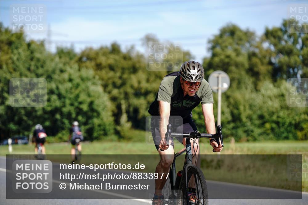 07.09.2025 - 19. Norderstedt Triathlon Michael Burmester http://msf.ph/oto/8833977 07.09.2025 12:11:52 Radfahren 1350, 1351, 1381 meine-sportfotos.de