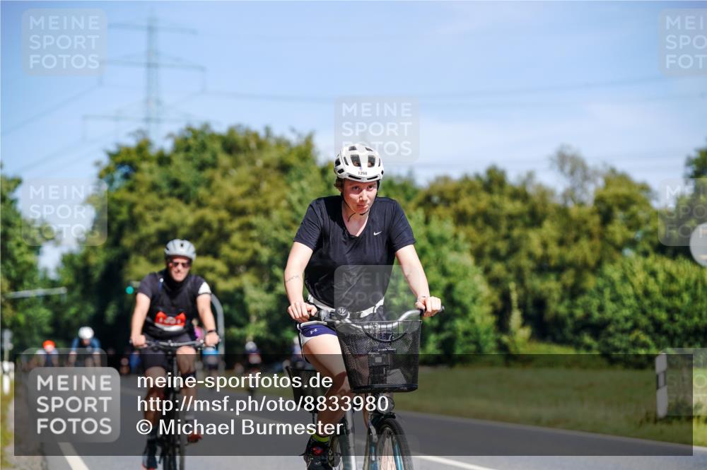 07.09.2025 - 19. Norderstedt Triathlon Michael Burmester http://msf.ph/oto/8833980 07.09.2025 12:11:55 Radfahren 1260, 1331, 1350, 1381 meine-sportfotos.de