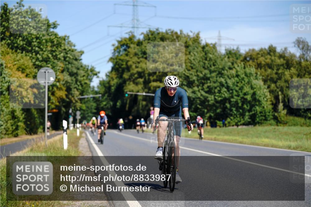 07.09.2025 - 19. Norderstedt Triathlon Michael Burmester http://msf.ph/oto/8833987 07.09.2025 12:11:59 Radfahren 818, 1260, 1331 meine-sportfotos.de