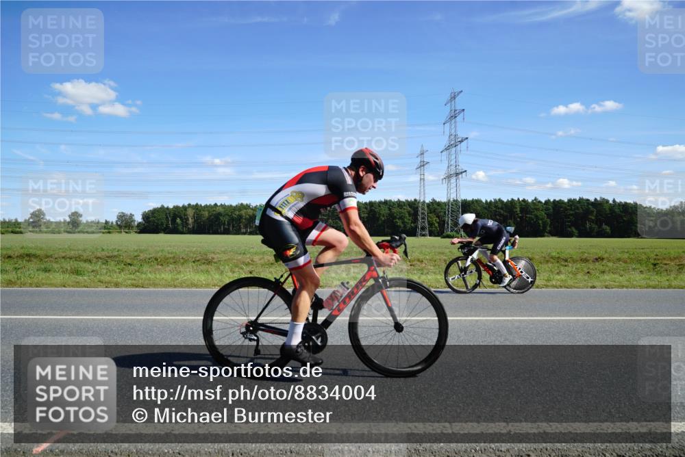 07.09.2025 - 19. Norderstedt Triathlon Michael Burmester http://msf.ph/oto/8834004 07.09.2025 13:56:26 Radfahren 987 meine-sportfotos.de