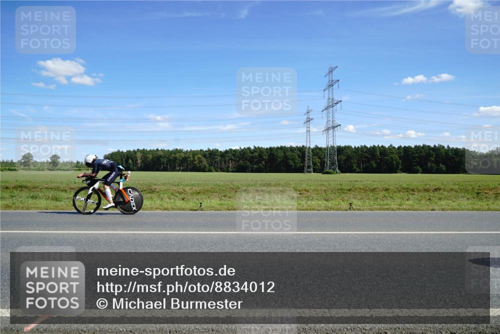 07.09.2025 - 19. Norderstedt Triathlon Michael Burmester http://msf.ph/oto/8834012 07.09.2025 13:56:27 Radfahren 987 meine-sportfotos.de