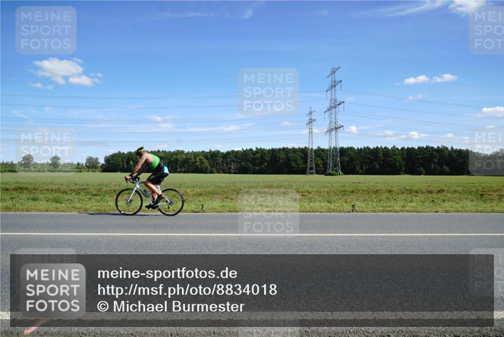 07.09.2025 - 19. Norderstedt Triathlon Michael Burmester http://msf.ph/oto/8834018 07.09.2025 13:56:33 Radfahren  meine-sportfotos.de