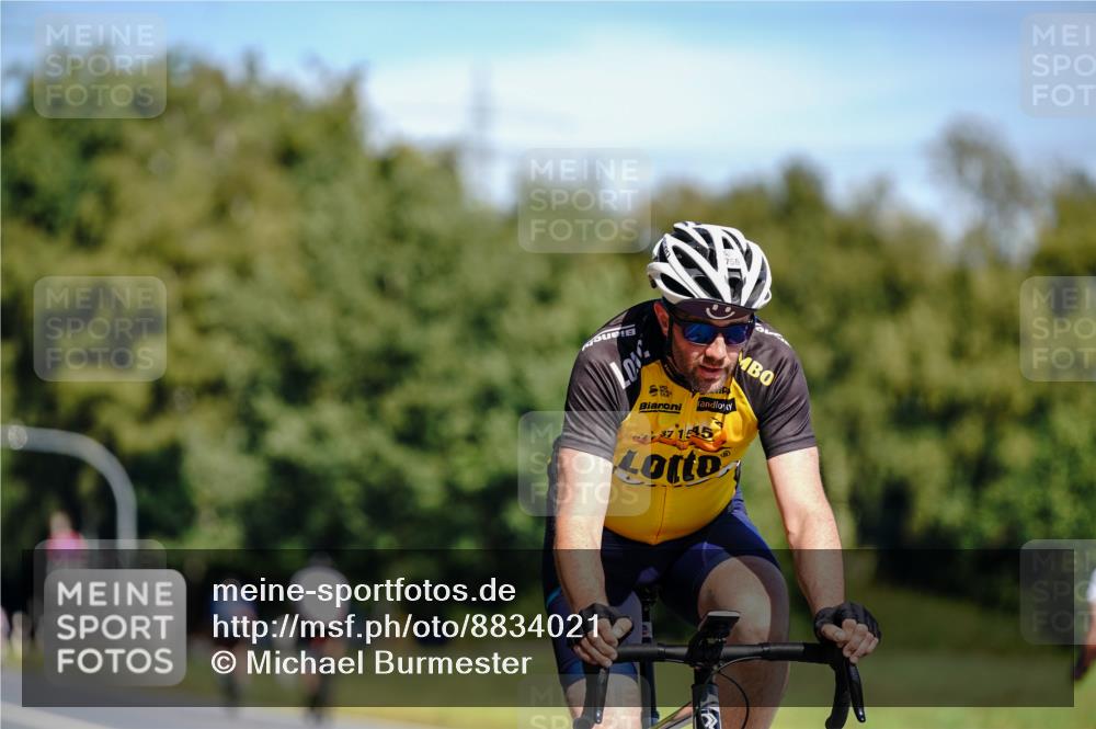 07.09.2025 - 19. Norderstedt Triathlon Michael Burmester http://msf.ph/oto/8834021 07.09.2025 12:12:41 Radfahren 756, 803 meine-sportfotos.de