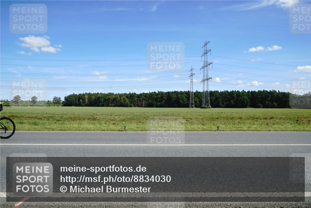 07.09.2025 - 19. Norderstedt Triathlon Michael Burmester http://msf.ph/oto/8834030 07.09.2025 13:56:37 Radfahren  meine-sportfotos.de