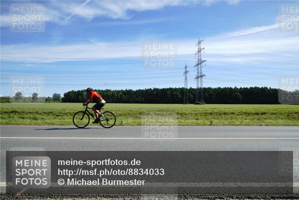07.09.2025 - 19. Norderstedt Triathlon Michael Burmester http://msf.ph/oto/8834033 07.09.2025 11:55:24 Radfahren 245 meine-sportfotos.de