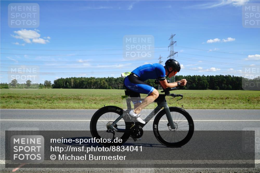 07.09.2025 - 19. Norderstedt Triathlon Michael Burmester http://msf.ph/oto/8834041 07.09.2025 13:56:45 Radfahren 971, 1008 meine-sportfotos.de