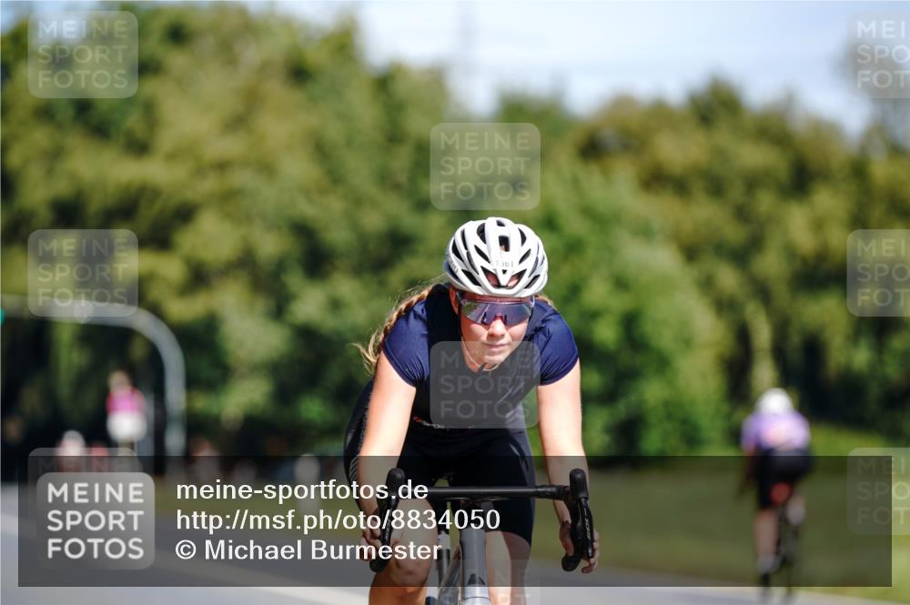 07.09.2025 - 19. Norderstedt Triathlon Michael Burmester http://msf.ph/oto/8834050 07.09.2025 12:13:12 Radfahren 1361 meine-sportfotos.de