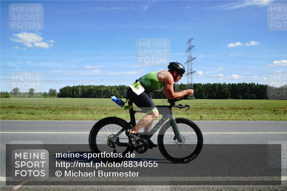 07.09.2025 - 19. Norderstedt Triathlon Michael Burmester http://msf.ph/oto/8834055 07.09.2025 13:56:51 Radfahren 1005 meine-sportfotos.de