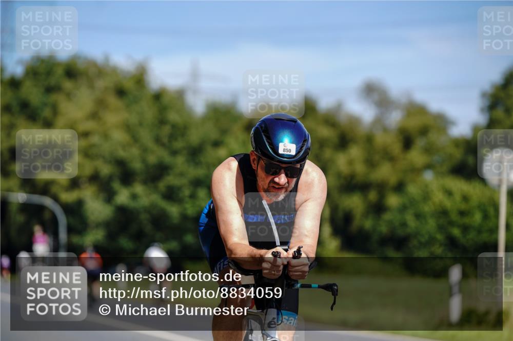 07.09.2025 - 19. Norderstedt Triathlon Michael Burmester http://msf.ph/oto/8834059 07.09.2025 12:13:25 Radfahren 216, 850 meine-sportfotos.de