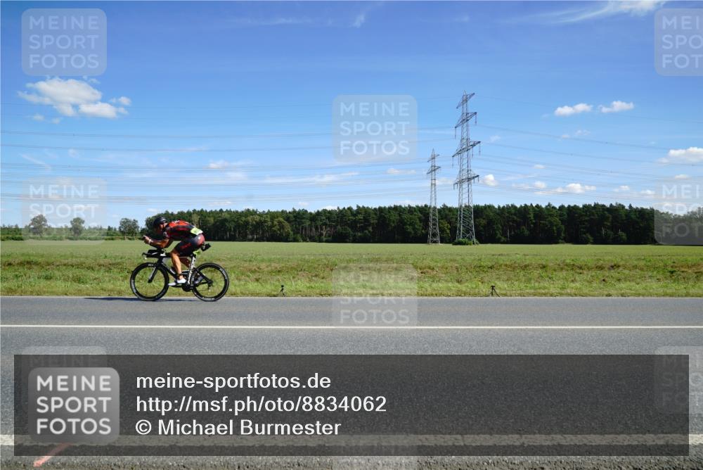 07.09.2025 - 19. Norderstedt Triathlon Michael Burmester http://msf.ph/oto/8834062 07.09.2025 13:56:57 Radfahren  meine-sportfotos.de