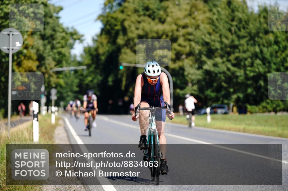 07.09.2025 - 19. Norderstedt Triathlon Michael Burmester http://msf.ph/oto/8834063 07.09.2025 12:13:27 Radfahren 216, 850 meine-sportfotos.de