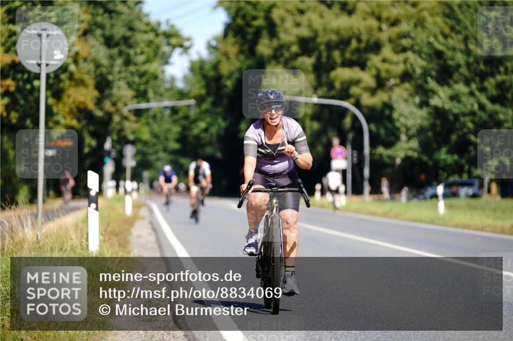 07.09.2025 - 19. Norderstedt Triathlon Michael Burmester http://msf.ph/oto/8834069 07.09.2025 12:13:32 Radfahren 1286 meine-sportfotos.de