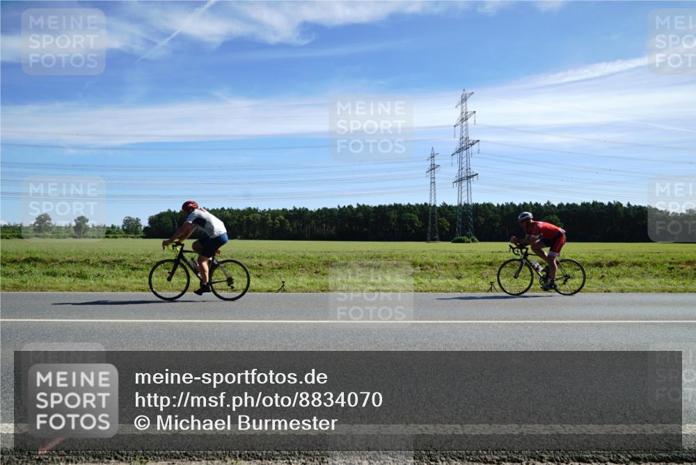 07.09.2025 - 19. Norderstedt Triathlon Michael Burmester http://msf.ph/oto/8834070 07.09.2025 11:55:35 Radfahren 226 meine-sportfotos.de