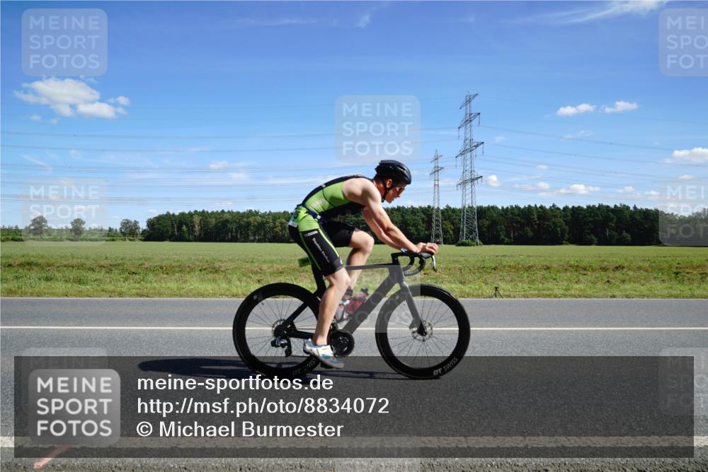 07.09.2025 - 19. Norderstedt Triathlon Michael Burmester http://msf.ph/oto/8834072 07.09.2025 13:57:01 Radfahren 995 meine-sportfotos.de