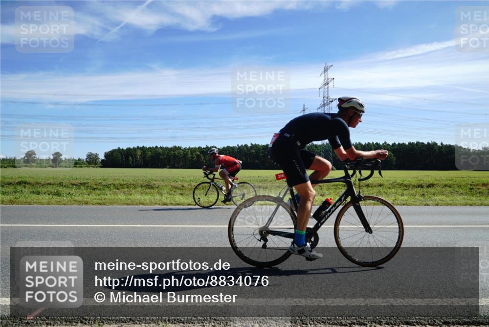 07.09.2025 - 19. Norderstedt Triathlon Michael Burmester http://msf.ph/oto/8834076 07.09.2025 11:55:35 Radfahren 226 meine-sportfotos.de