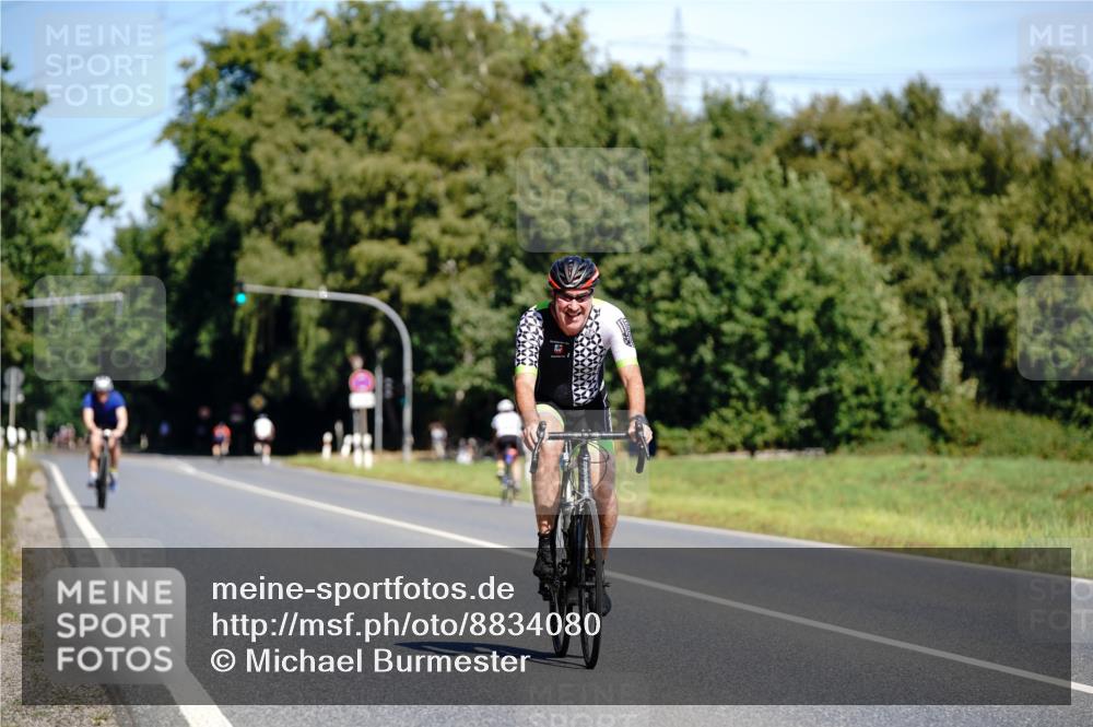 07.09.2025 - 19. Norderstedt Triathlon Michael Burmester http://msf.ph/oto/8834080 07.09.2025 12:13:38 Radfahren 898 meine-sportfotos.de