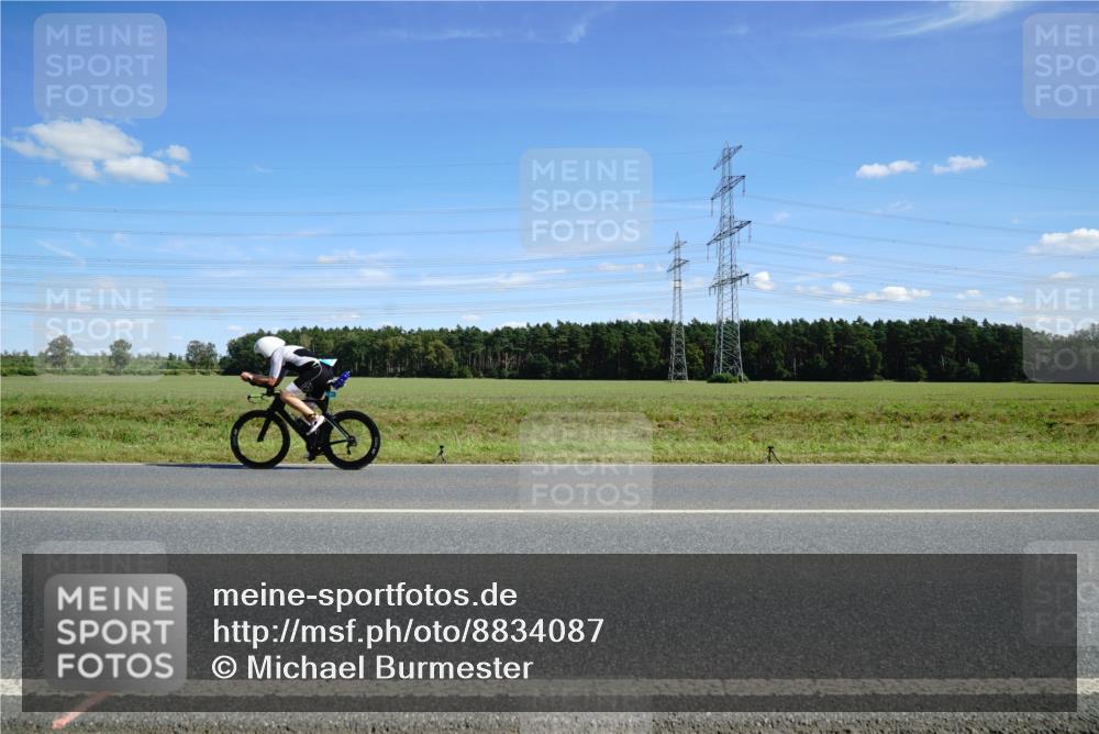 07.09.2025 - 19. Norderstedt Triathlon Michael Burmester http://msf.ph/oto/8834087 07.09.2025 13:57:14 Radfahren  meine-sportfotos.de